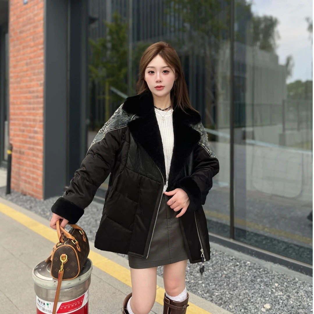 欧货2025新款牛仔皮毛一体鹅绒服女中长款宽松休闲外套潮加厚冬装