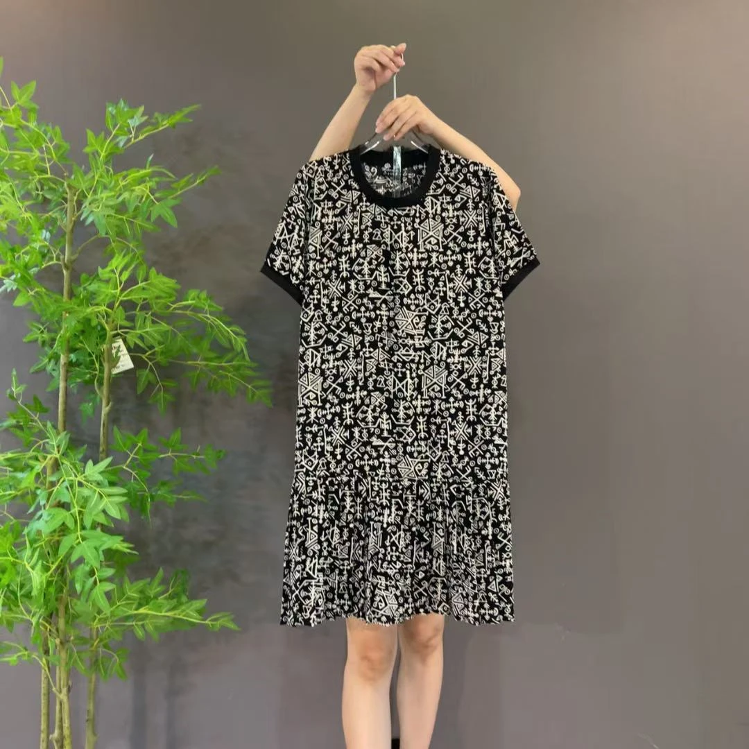 85158夏季新款韩版时尚设计感碎花大码连衣裙显瘦圆领短袖中长裙
