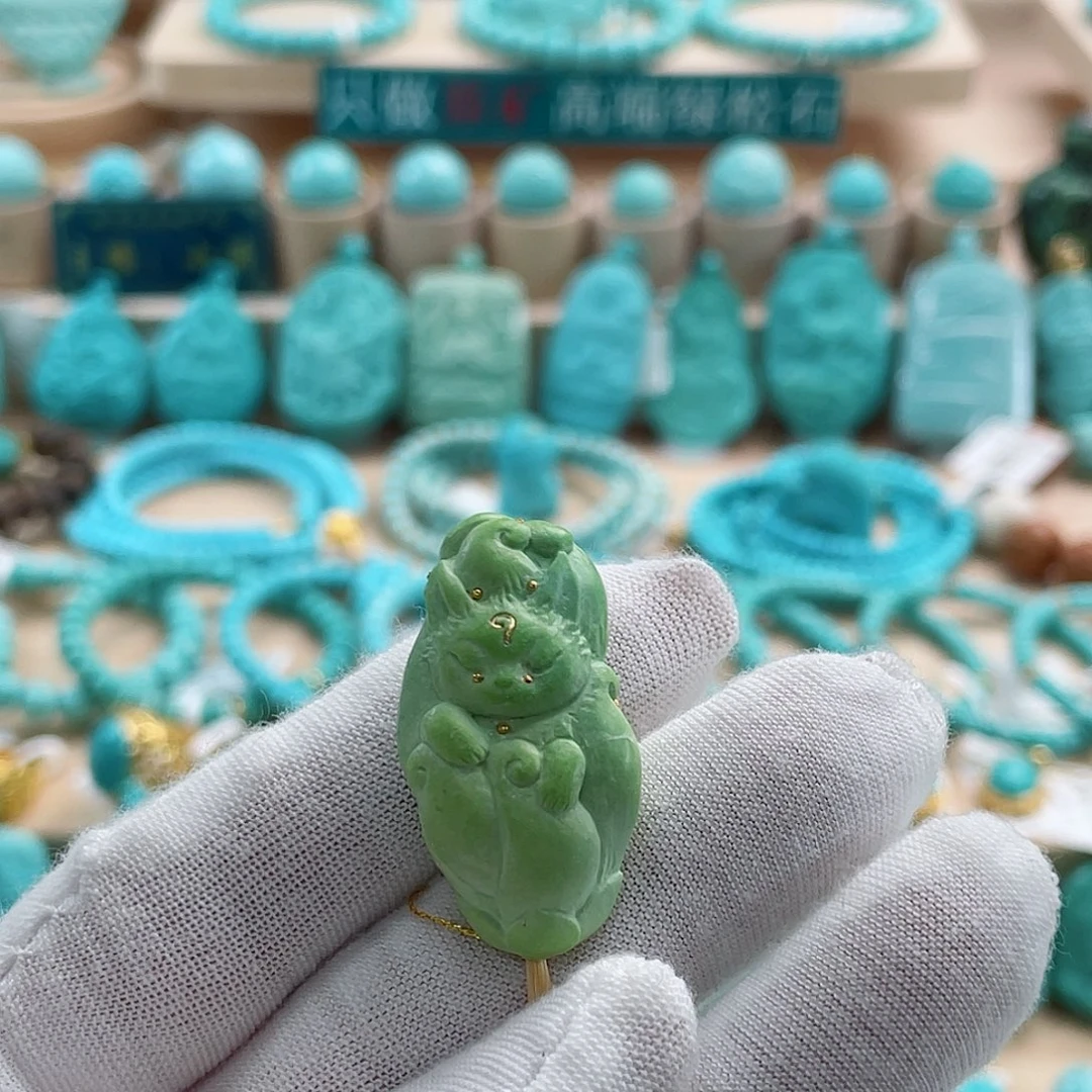 绿松石未镶嵌珠宝奇石