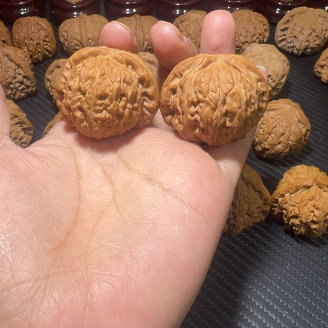 吊坠文玩核桃全品白狮子40+