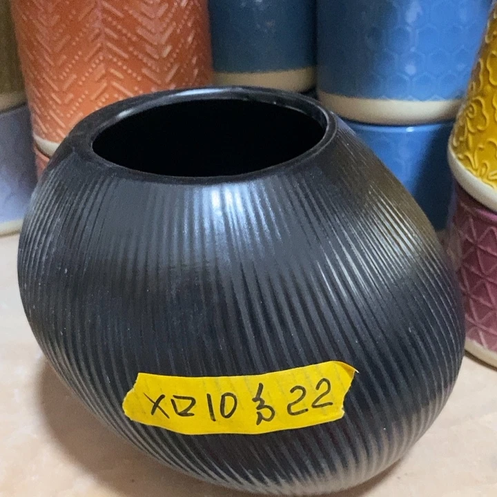 摆件陶盆有孔 瑕疵介意勿拍