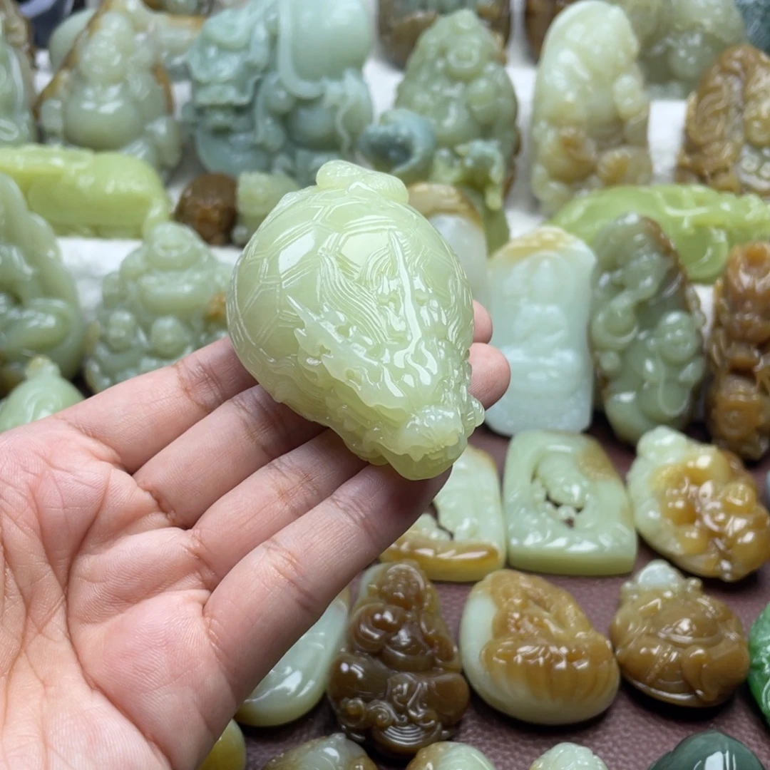 颈饰未镶嵌和田玉