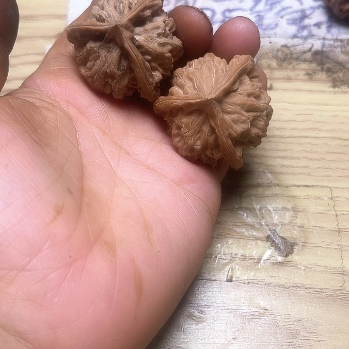 把件文玩核桃三棱