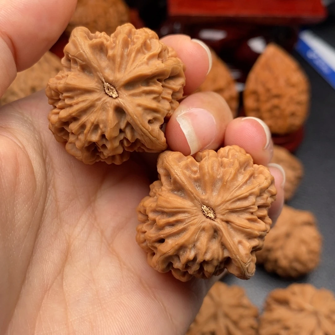 苏***～核桃秦岭文玩核桃