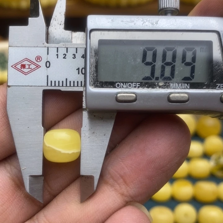 未镶嵌琥珀裸石42号9.9*8.8