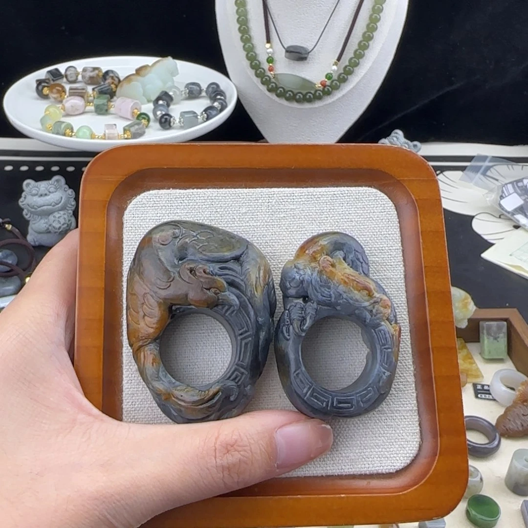 和田玉未镶嵌戒指青花龙凤一套