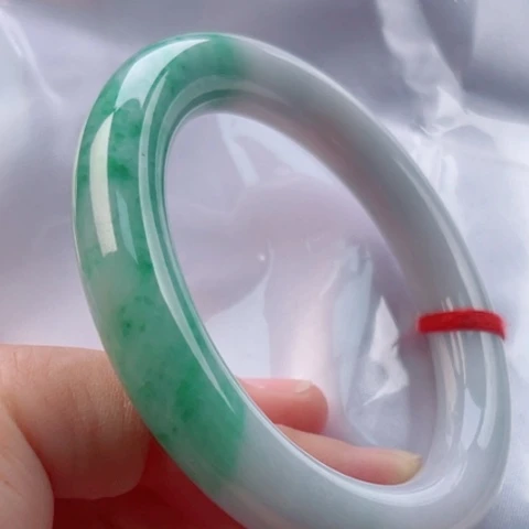 翡翠手镯未镶嵌圆58有微瑕疵48小时鉴赏期