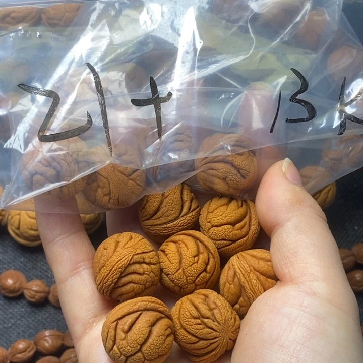 木质类秦岭山野生桃核