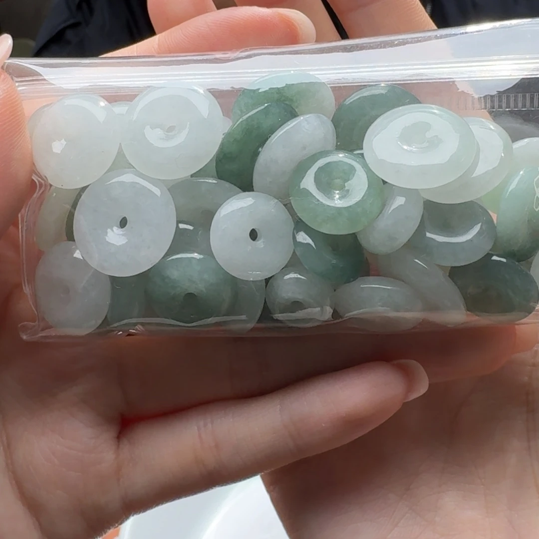 未镶嵌挂件翡翠福利1个，不包邮，拍邮费发货