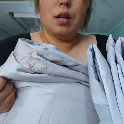 棉高端布料灰色花型随机尺寸8m，误差5cm。