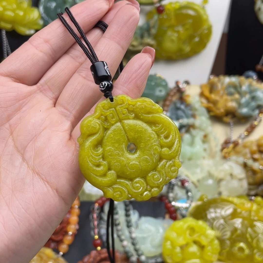 未镶嵌蛇纹石玉颈饰