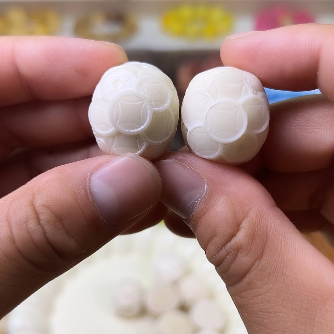 菩提根/象牙果吊坠2颗白色金钱富甲