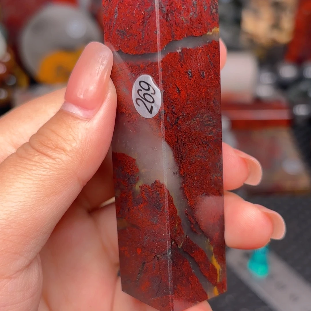 玉桂林鸡血玉印章摆件269