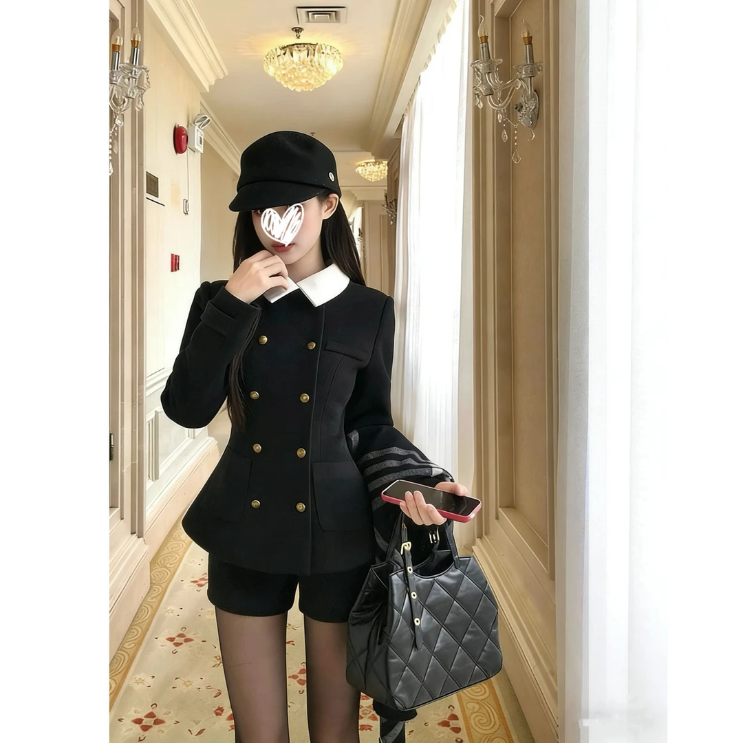 【绘里子】英伦风双排扣设计翻领拼接毛呢黑色外套显瘦短裤两件套女