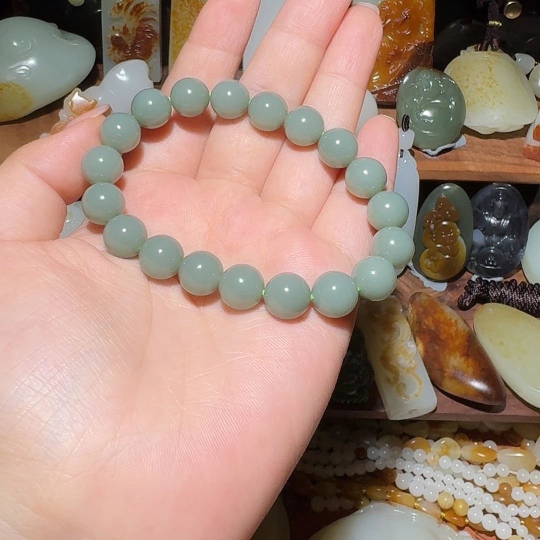 行***人和田玉未镶嵌手链