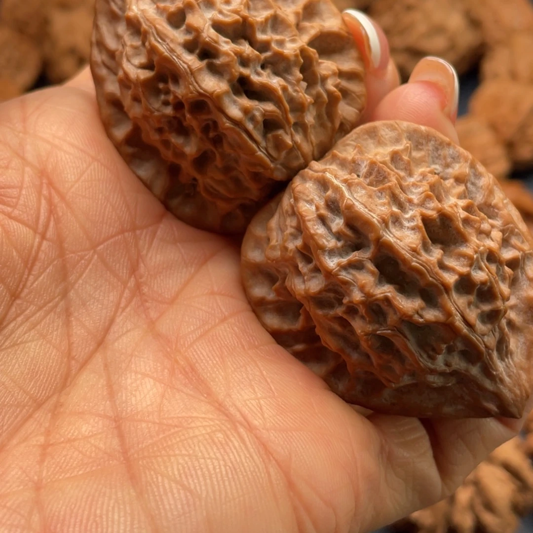 哥****吊坠文玩核桃秦岭核桃