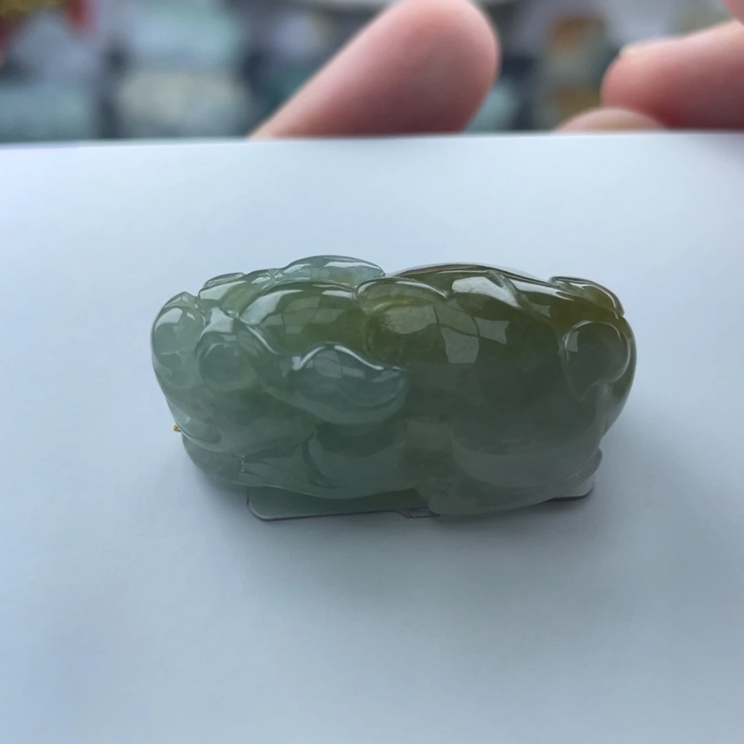 翡翠未镶嵌颈饰貔貅