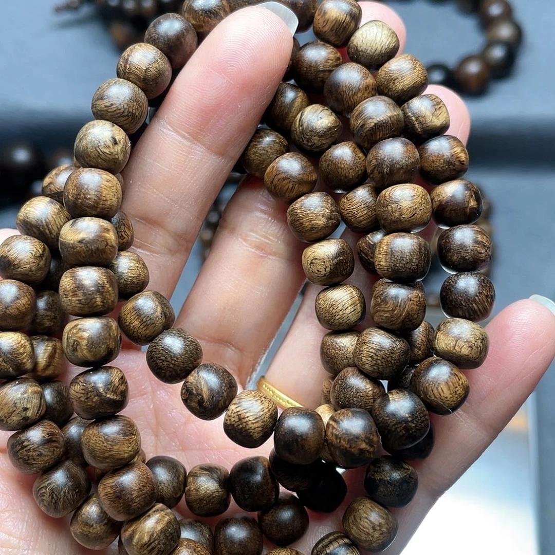 沉香手串柒**奶白棋瘤疤0.8