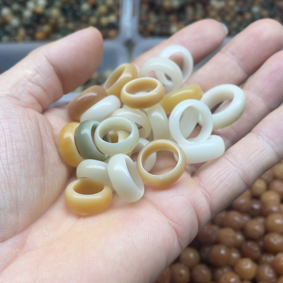 吊坠白玉菩提瑕疵跑环5颗