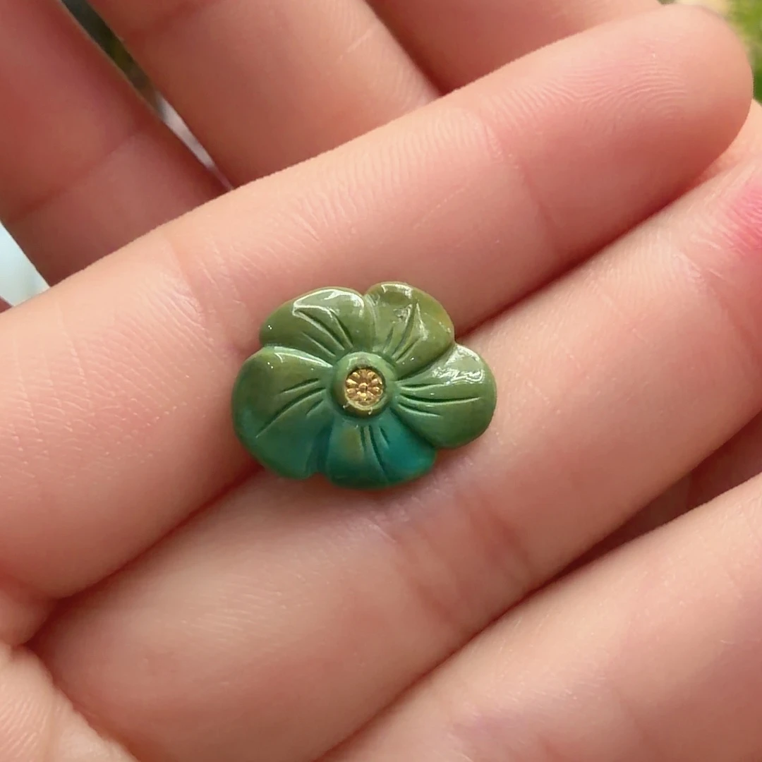 绿松石未镶嵌颈饰