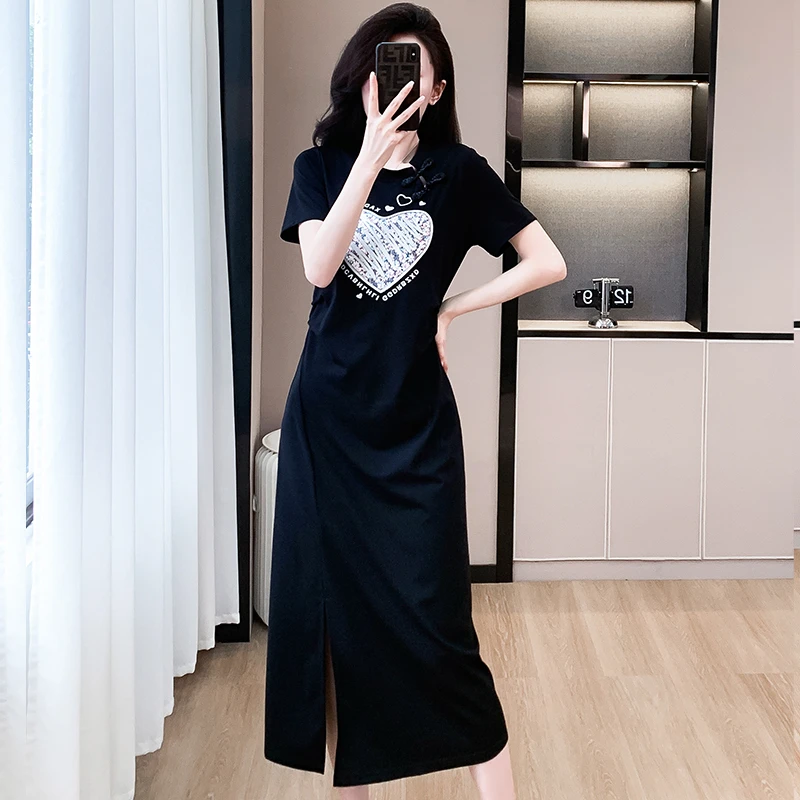 2025夏季大码女装国风休闲风连衣裙盘扣贴图开叉皱褶中长款T恤裙