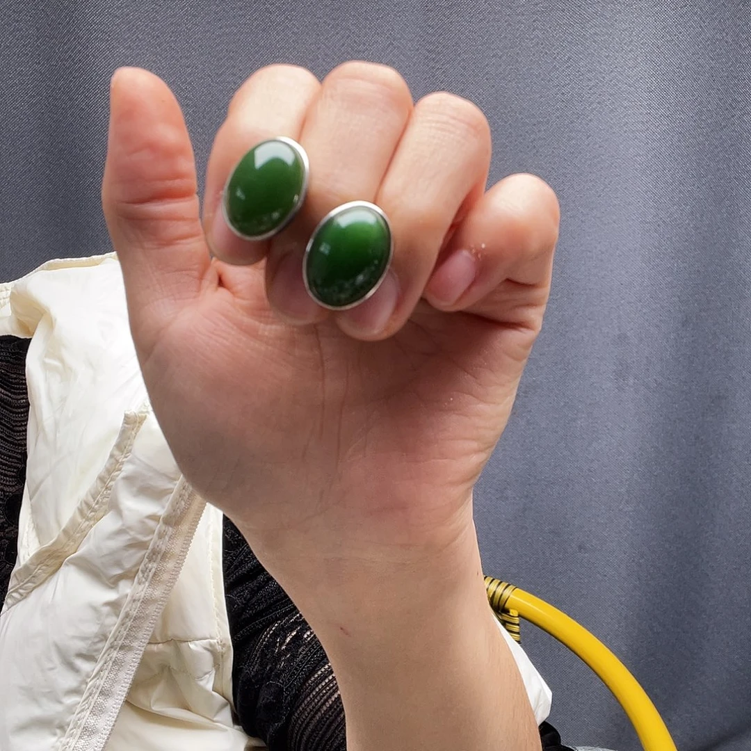 欢***园和田玉银S925镶嵌耳饰