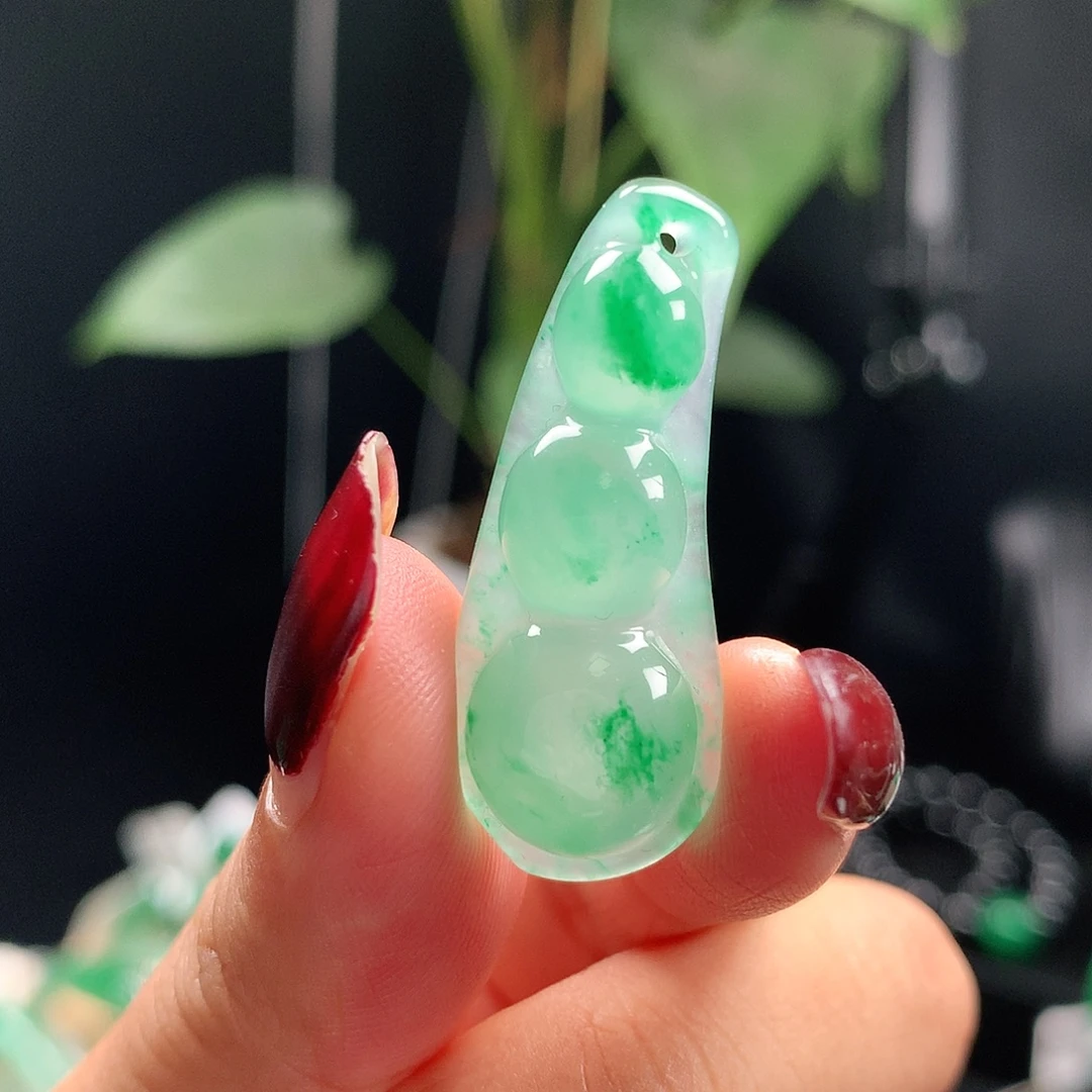 石英质玉未镶嵌吊坠