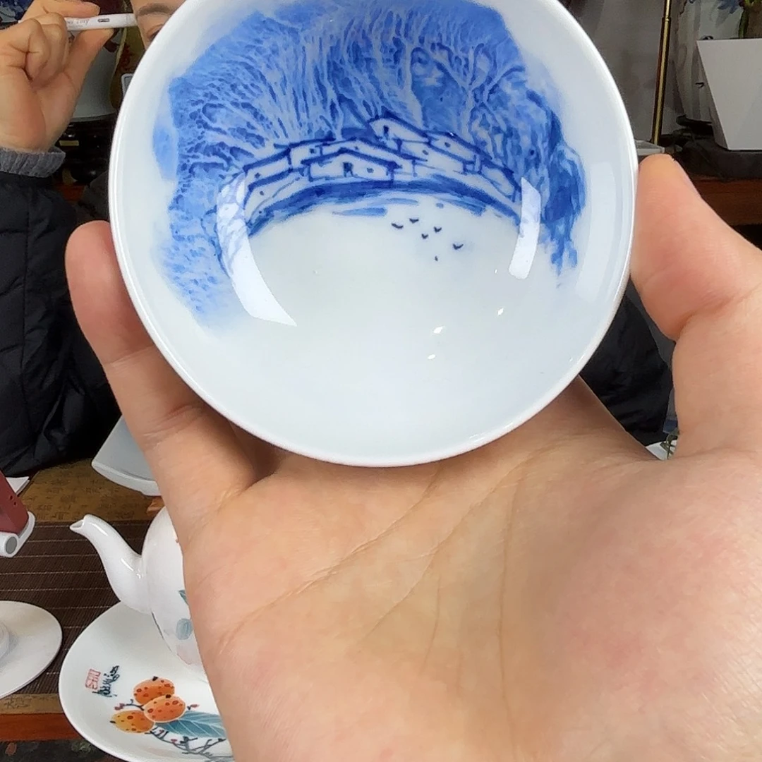 王庆龙老师手绘陶瓷