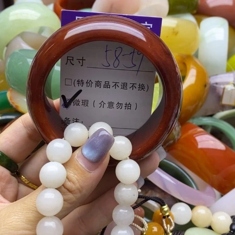 未镶嵌手镯石英质玉