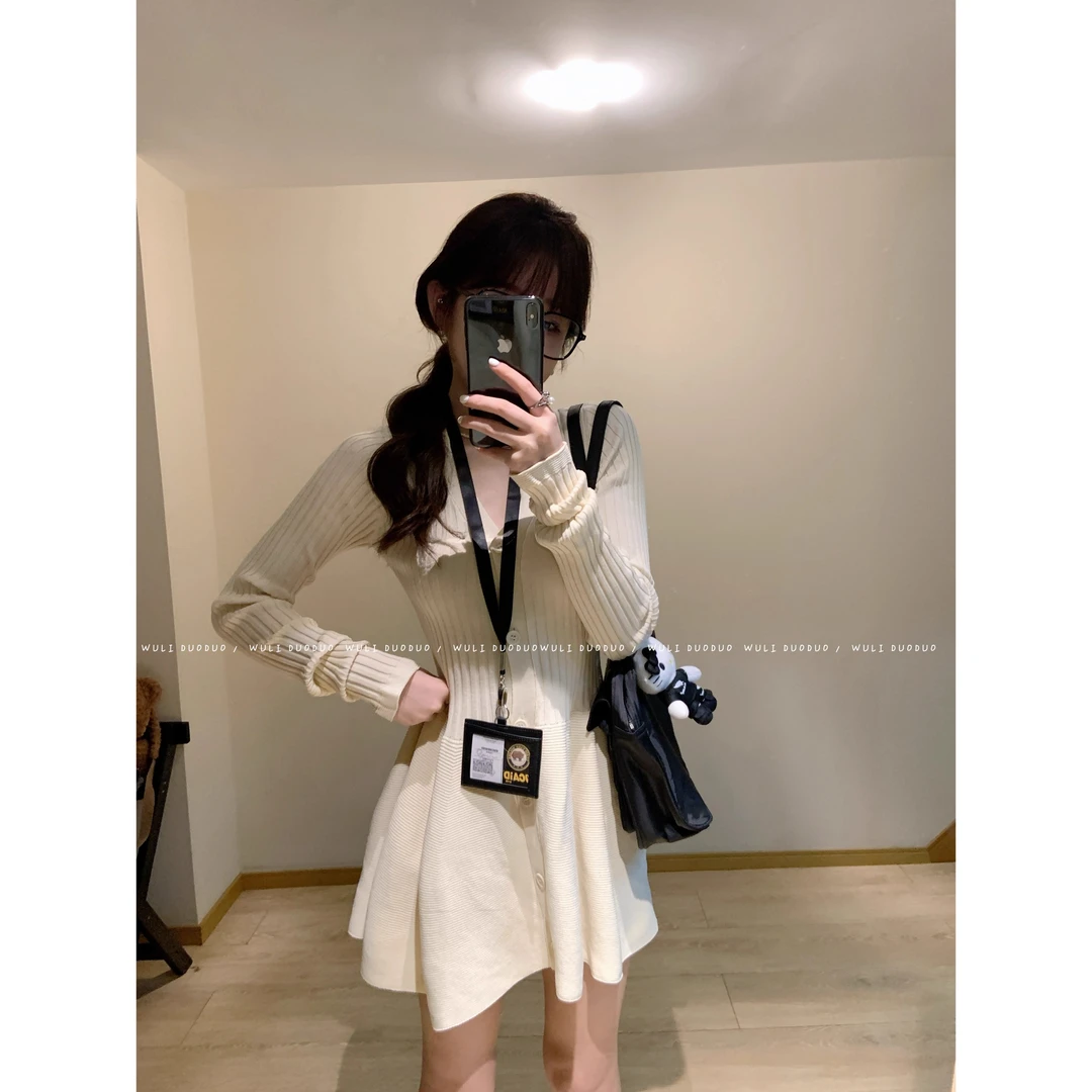 纯色设计感内搭针织短裙女秋季2025新款小个子四色收腰显瘦连衣裙