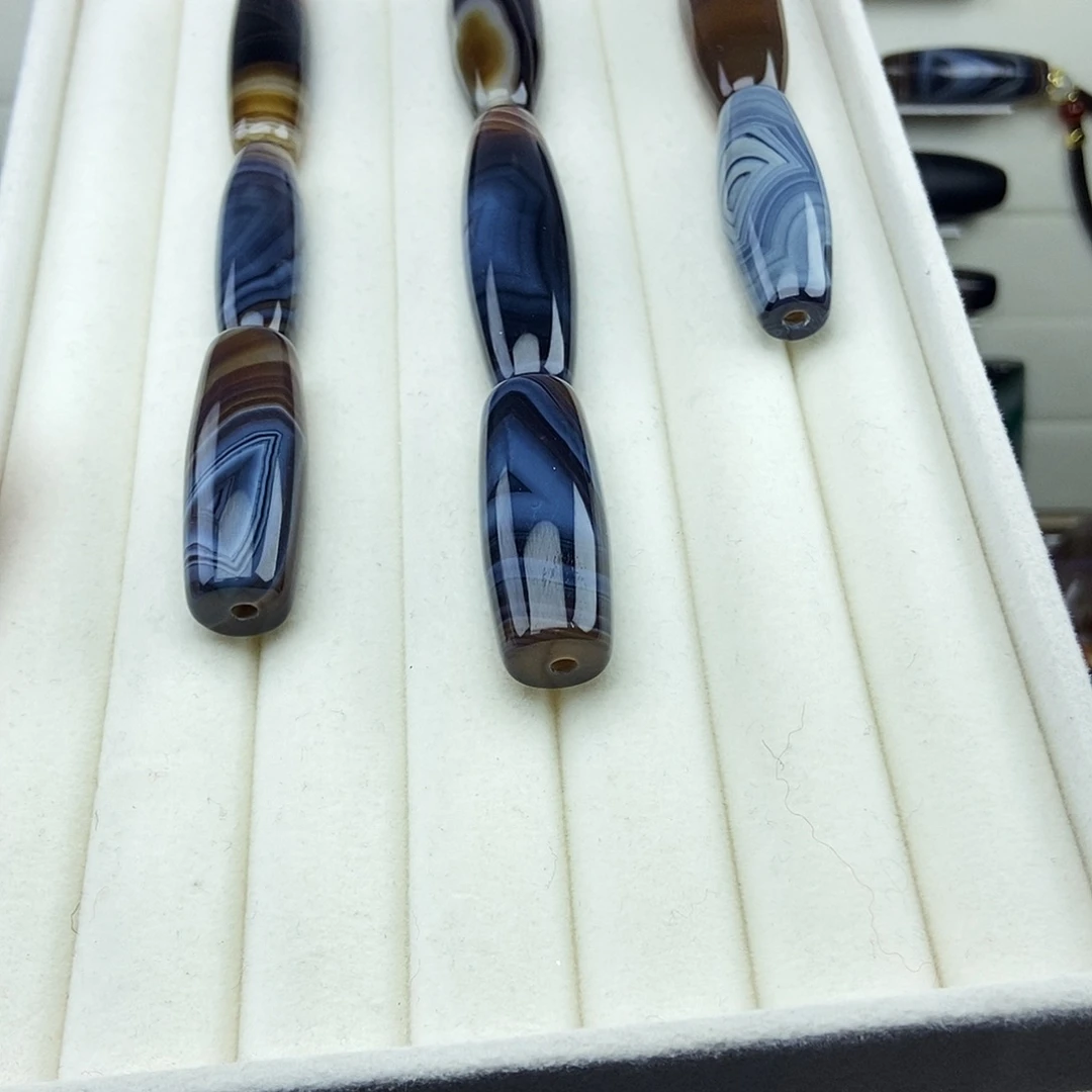 草***飞玛瑙/玉髓未镶嵌颈饰