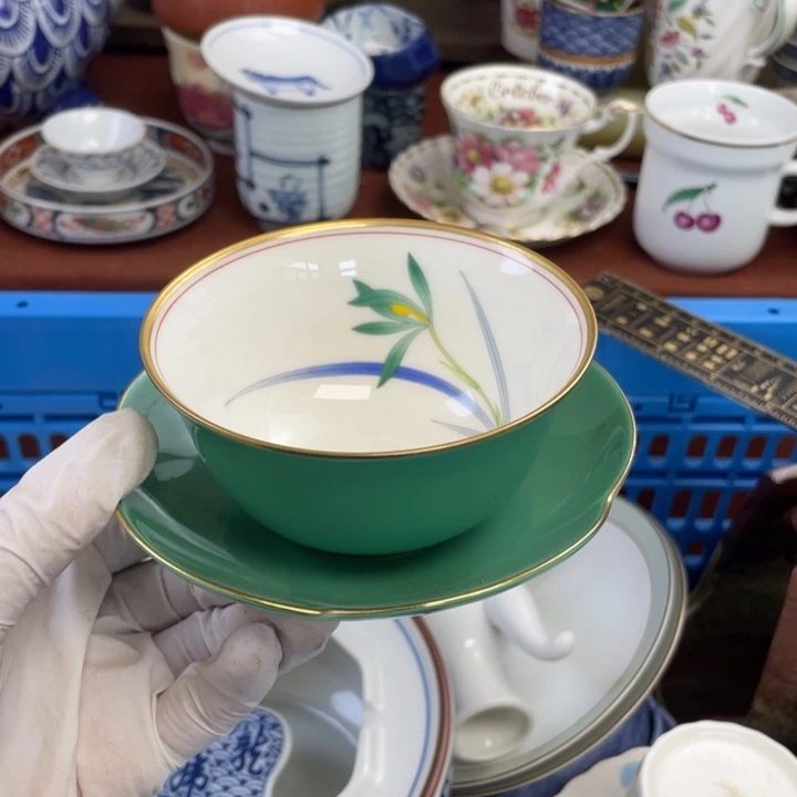 他家瓷器真美….开播了