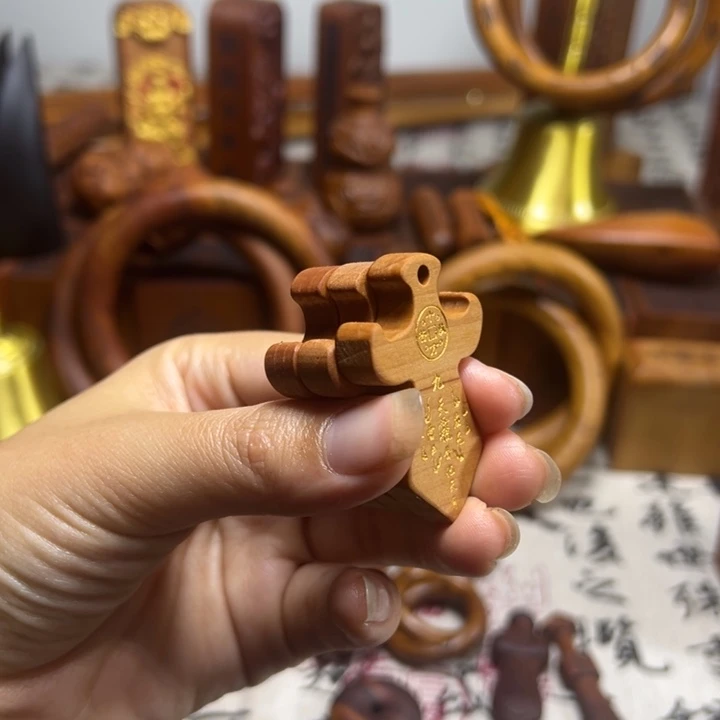 桃木桃木剑三个炸福利