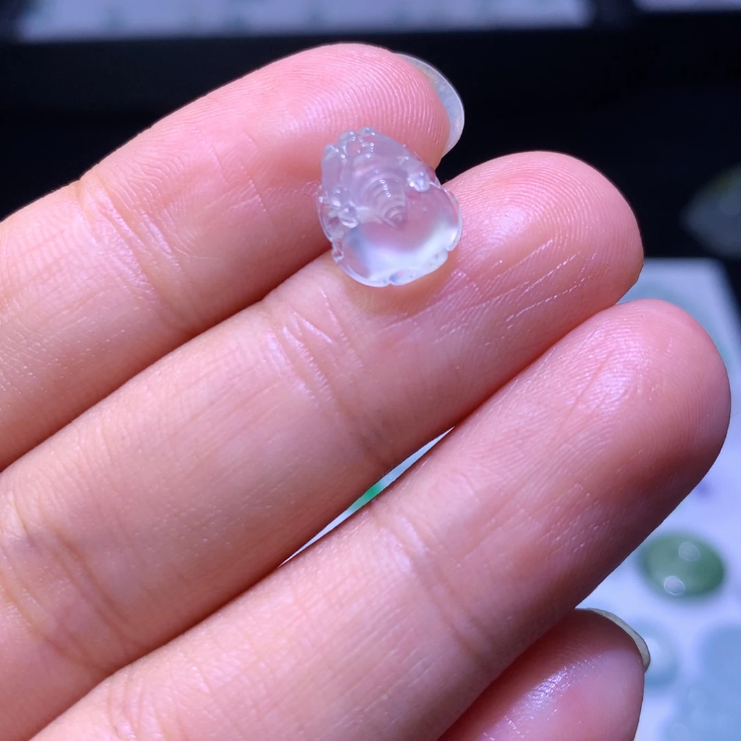 小***女定制翡翠未镶嵌翡翠