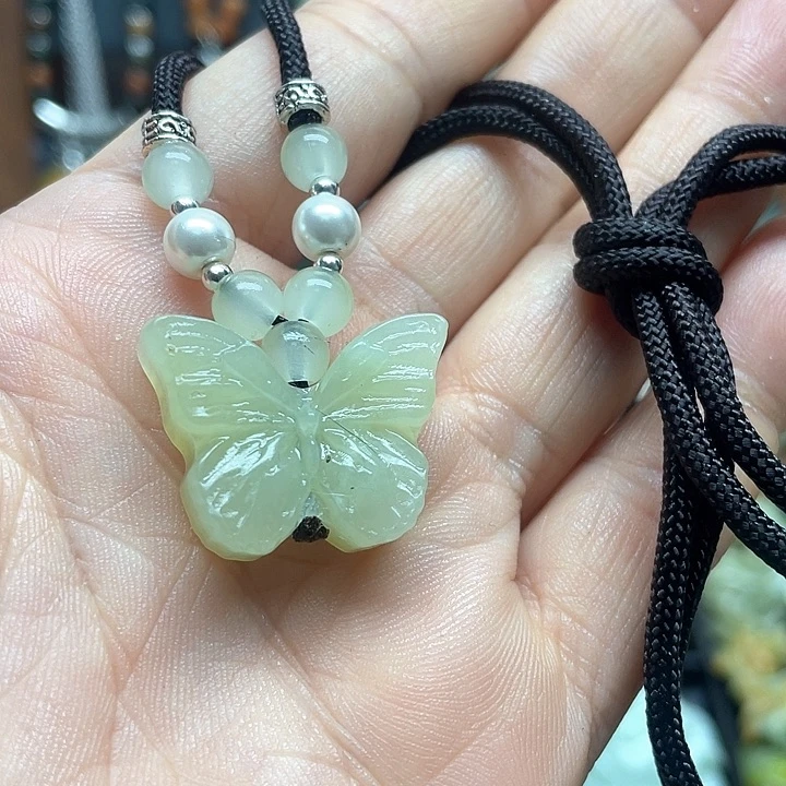 未镶嵌蛇纹石玉颈饰