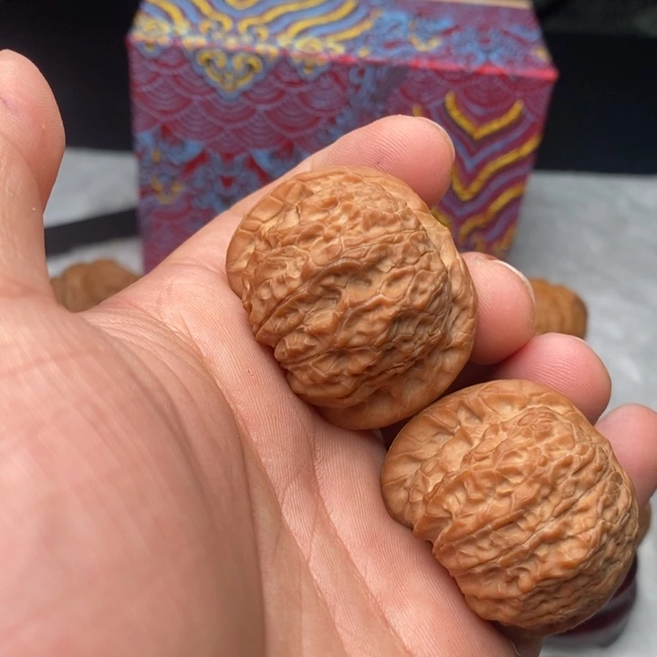 忷***忷文玩核桃把件40血麒麟