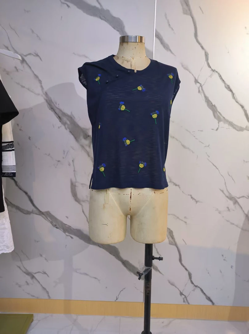 常规款常规短款吸汗拼接背心绣花服装