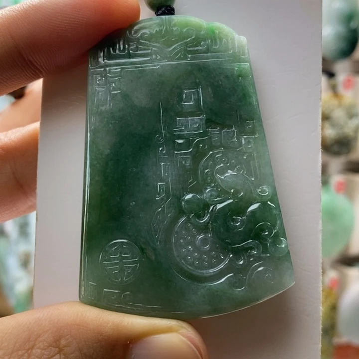 翡翠未镶嵌颈饰每天