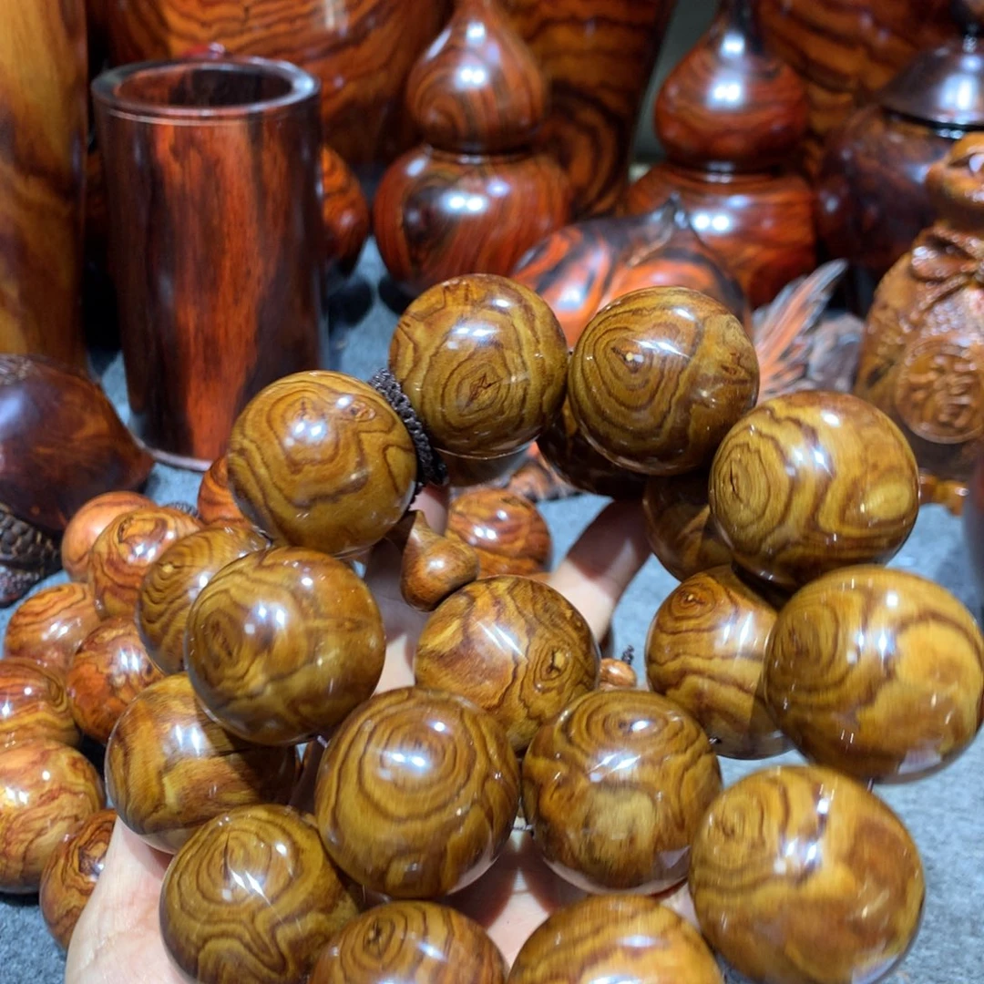 鞑***聖木越南黄花梨漂亮手持