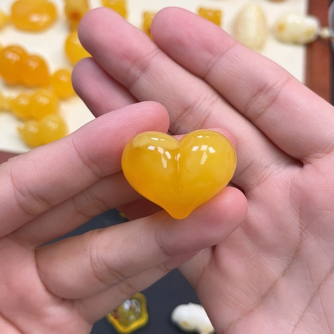 琥珀未镶嵌珠宝奇石