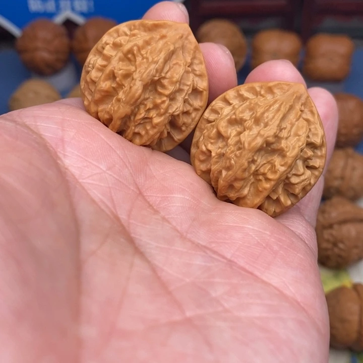 文玩核桃把件九龙筋