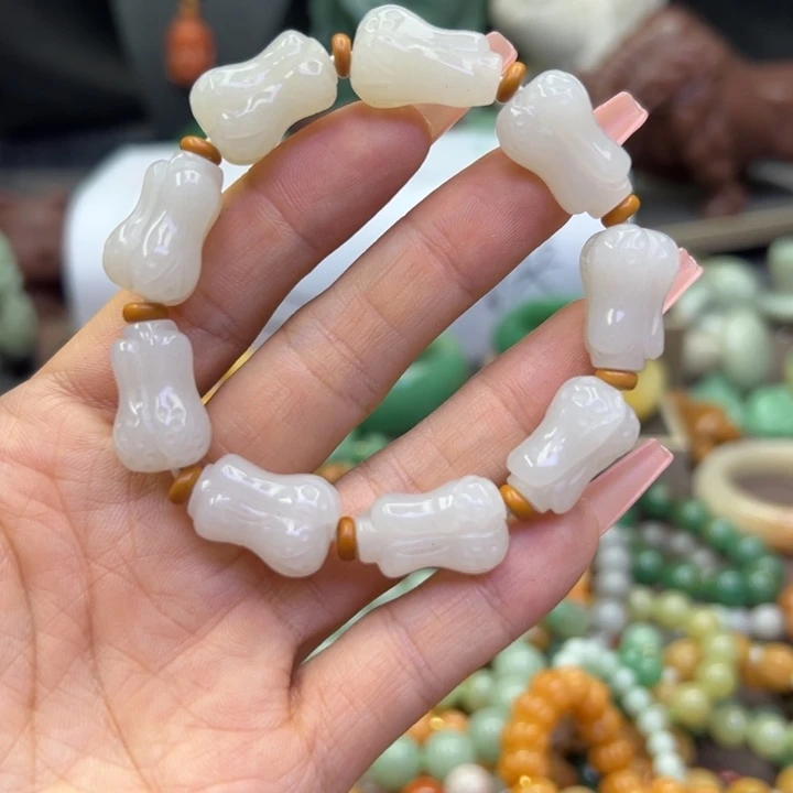 未镶嵌手镯石英岩玉