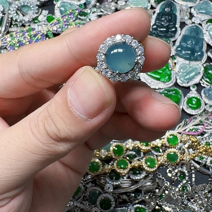 翡翠颈饰未镶嵌天然A货翡翠放漏