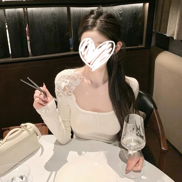 梦优莱网红洋气炸街方领拼蕾丝长袖T恤女秋冬加绒加厚内搭打底衫