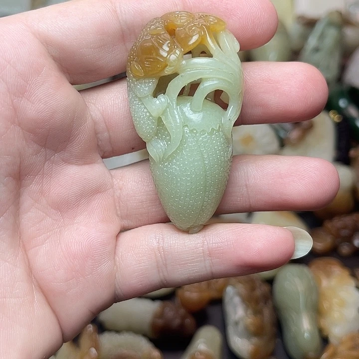 和田玉未镶嵌挂件