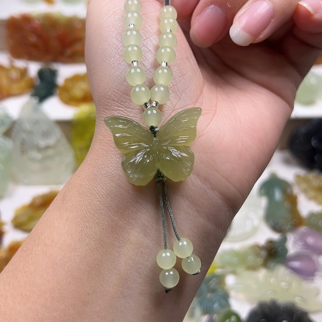 蛇纹石玉未镶嵌颈饰