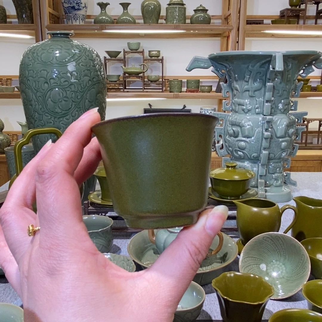 瓷片茶叶末釉马蹄杯