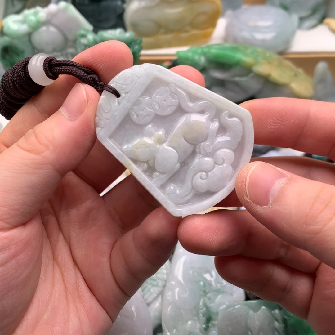 吊坠(不含链)未镶嵌翡翠