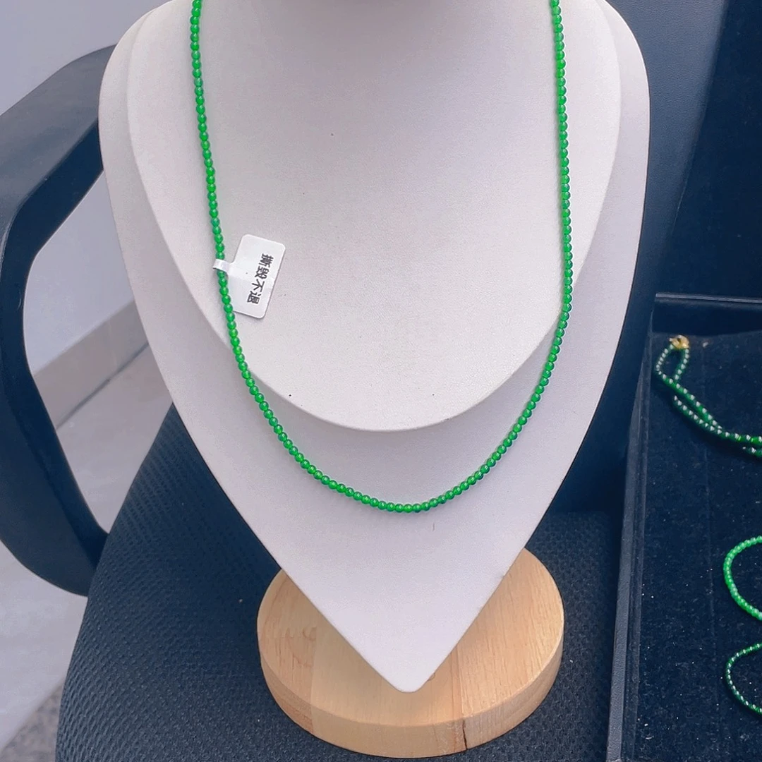 翡翠未镶嵌颈饰