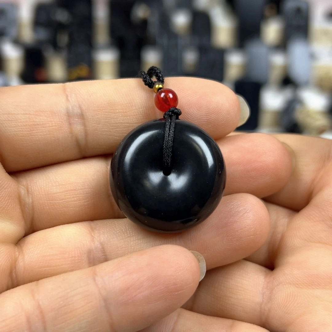 和田玉（墨玉）未镶嵌颈饰墨玉平安扣